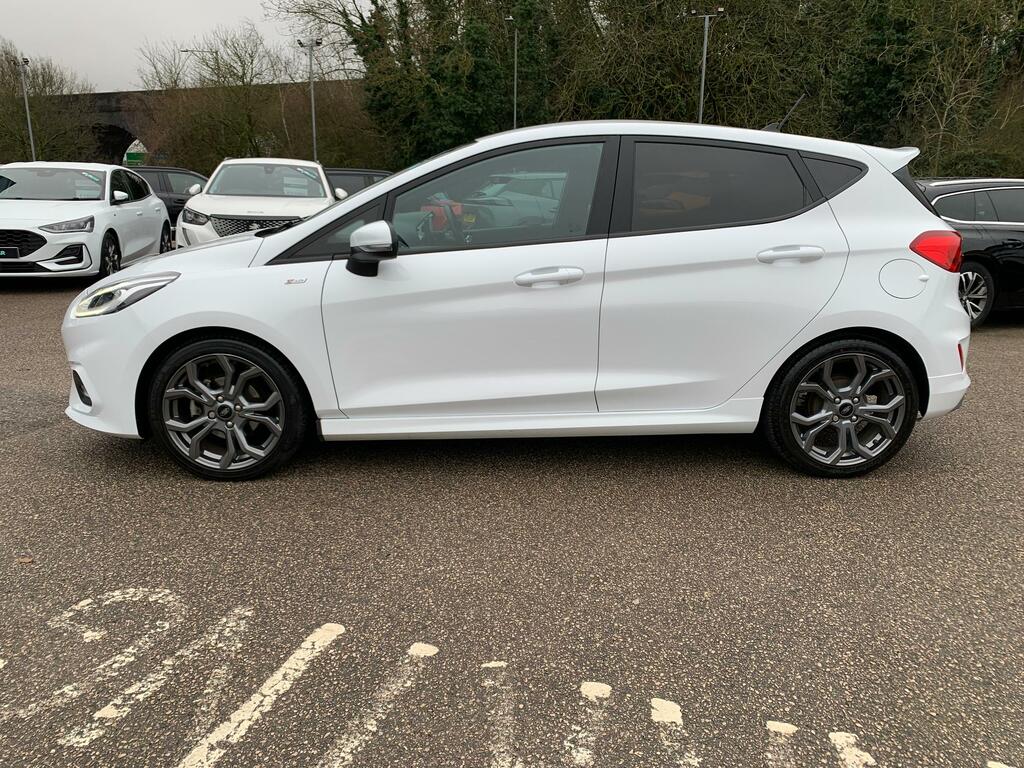 Ford Fiesta Petrol BG70JLV White #4