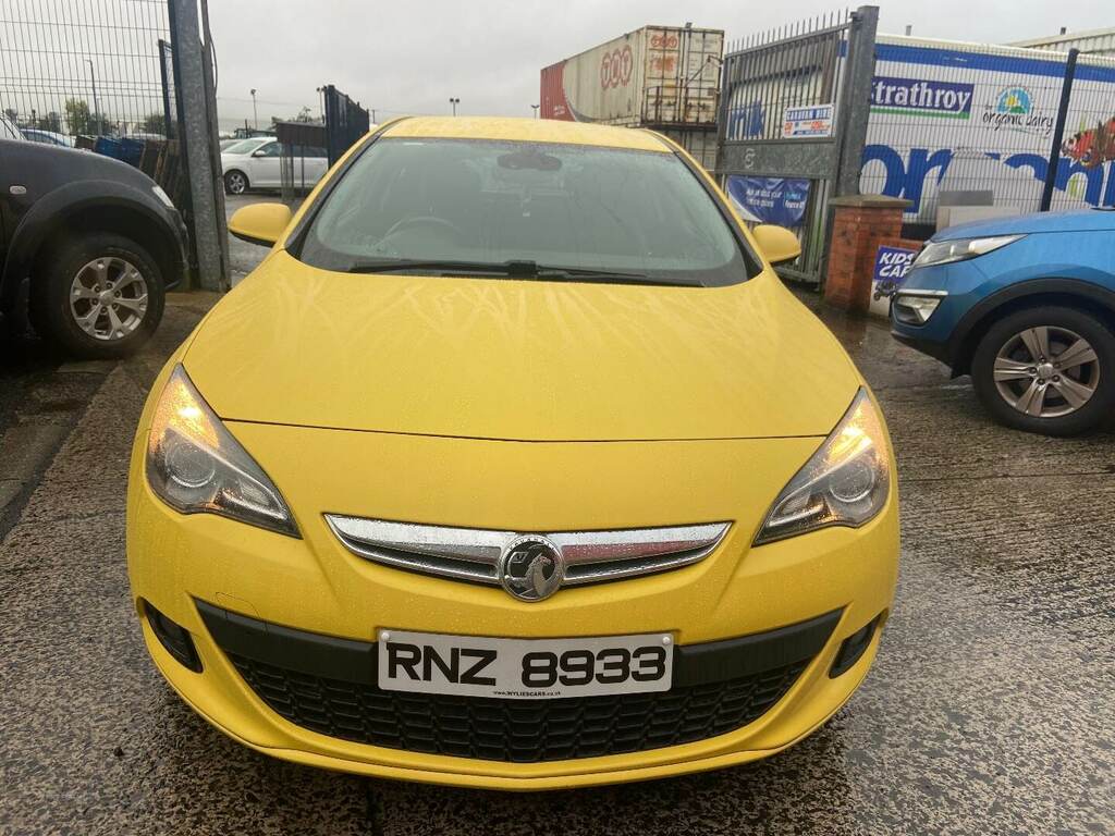 Vauxhall Astra GTC 2.0 Cdti 16V Sri RNZ8933 Yellow #2