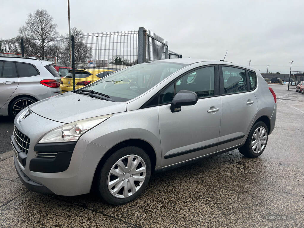 Peugeot 3008 1.6 Hdi 112 Access TJZ7998 Silver #3