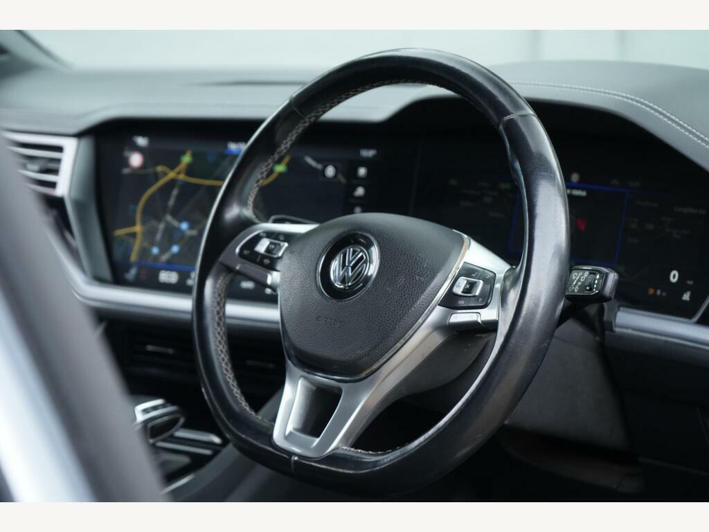 Volkswagen Touareg 3.0 Tdi V6 R-line Tech Tiptronic 4Motion Euro 6 S KU18GYP Silver #2