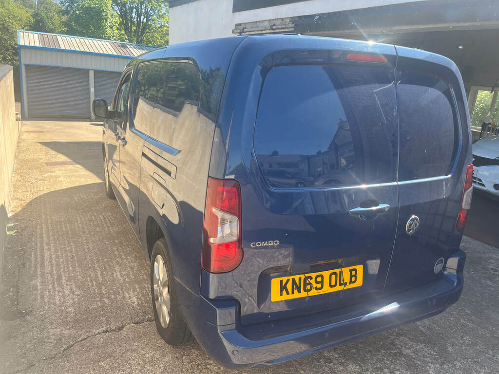 Vauxhall Combo 2300 1.5 Turbo D 100Ps H1 Le Nav Van KN69OLB Blue #5