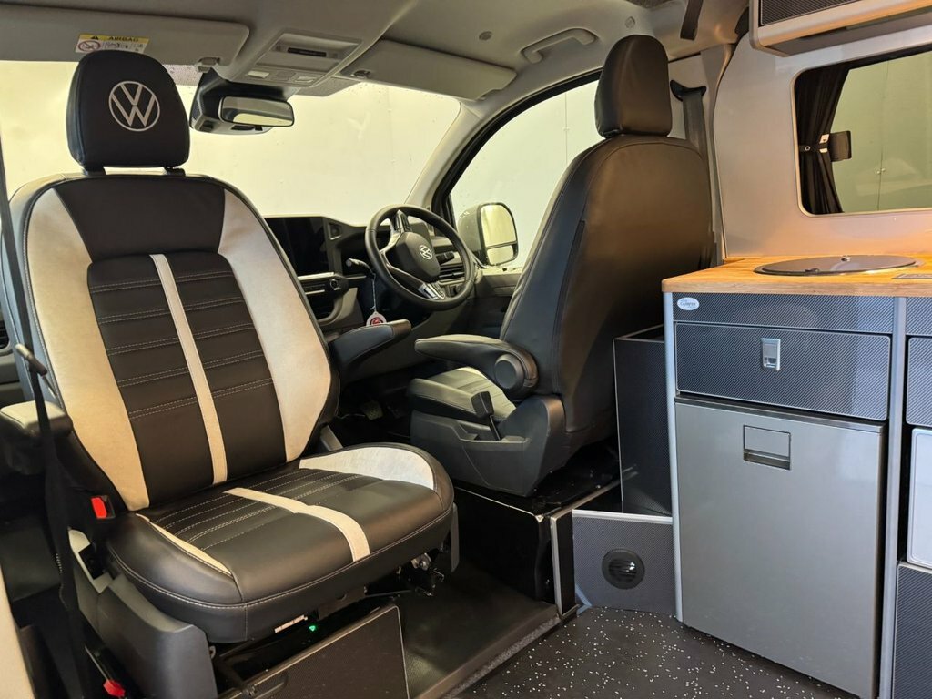 Volkswagen Transporter 2.0 Tdi Commerce Plus Lwb T30 150 Bhp DG75BXH Grey #4