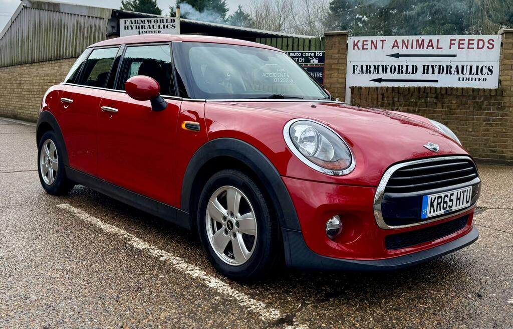 Mini Hatch 1.5 Cooper Hatchback KR65HTU Red #4