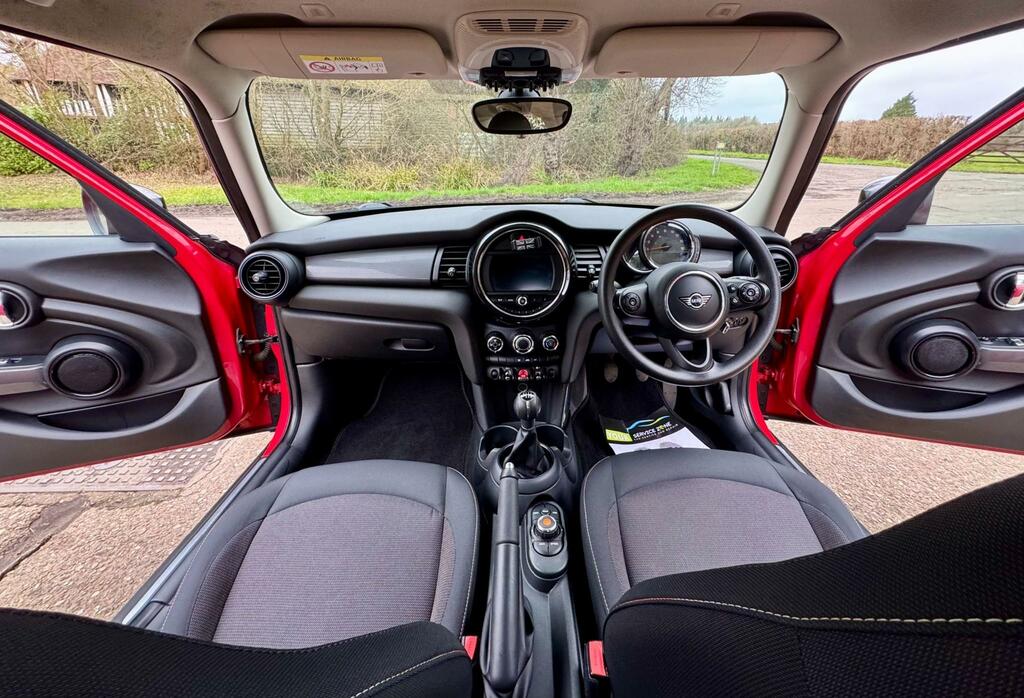 Mini Hatch 1.5 Cooper Classic Hatchback LM69YPJ Red #2