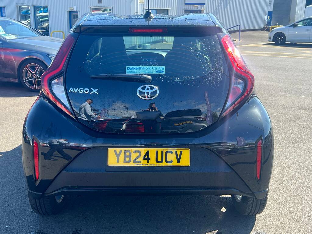Toyota Aygo X 1.0 Vvt-i Pure YB24UCV Black #3