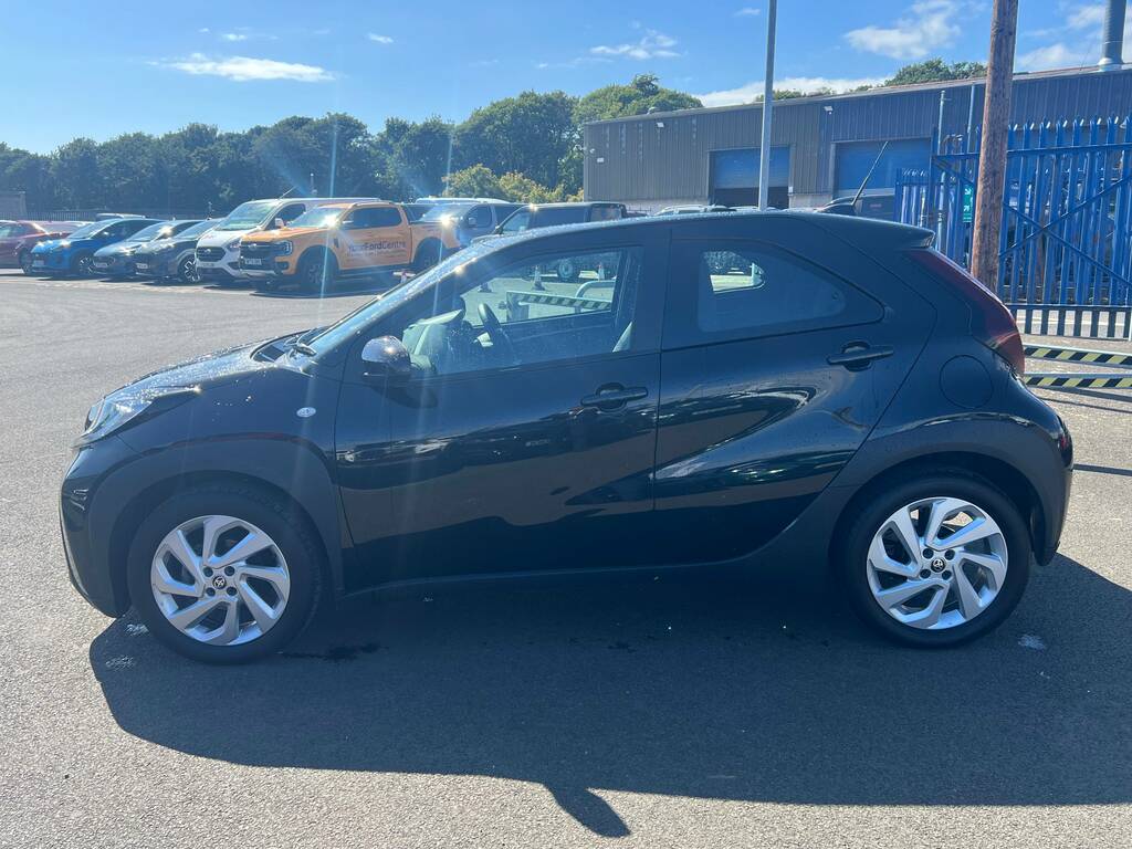 Toyota Aygo X 1.0 Vvt-i Pure YB24UCV Black #5