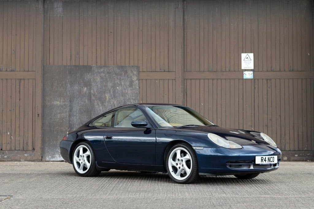 Porsche 911 Carrera Blue