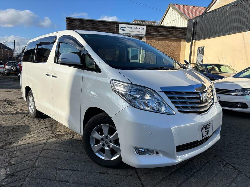 Toyota Alphard 3.5 V6 Awd White