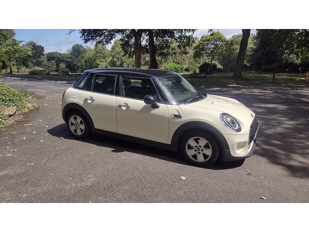 Mini Hatch Cooper Brown
