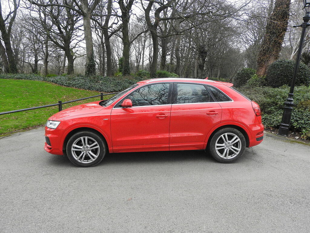 Audi Q3 Tdi S Line Edition PK17UUW Red #4
