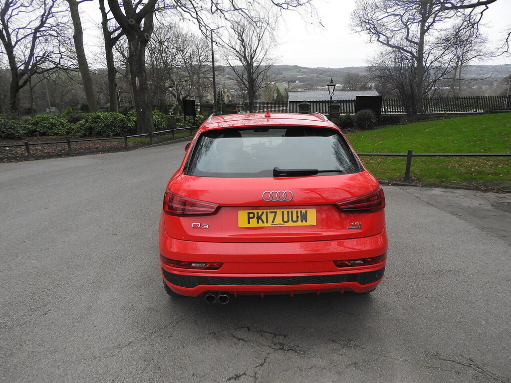 Audi Q3 Tdi S Line Edition PK17UUW Red #6