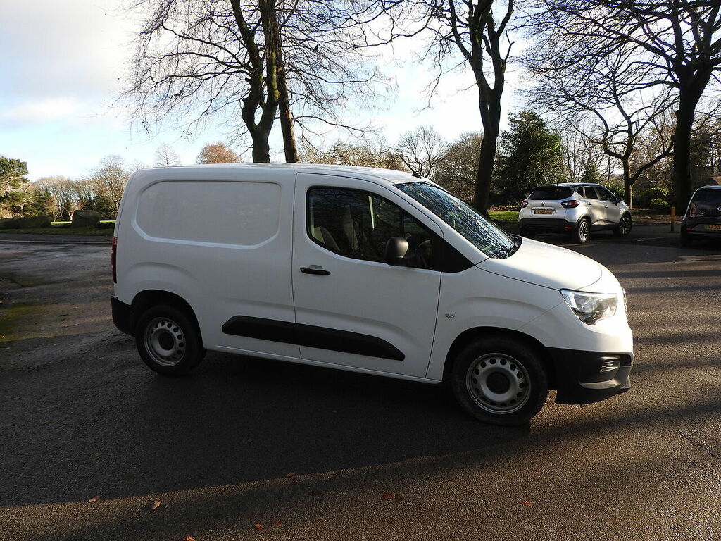Vauxhall Combo 1.5 Turbo D 2300 Dynamic Panel Van Manu White