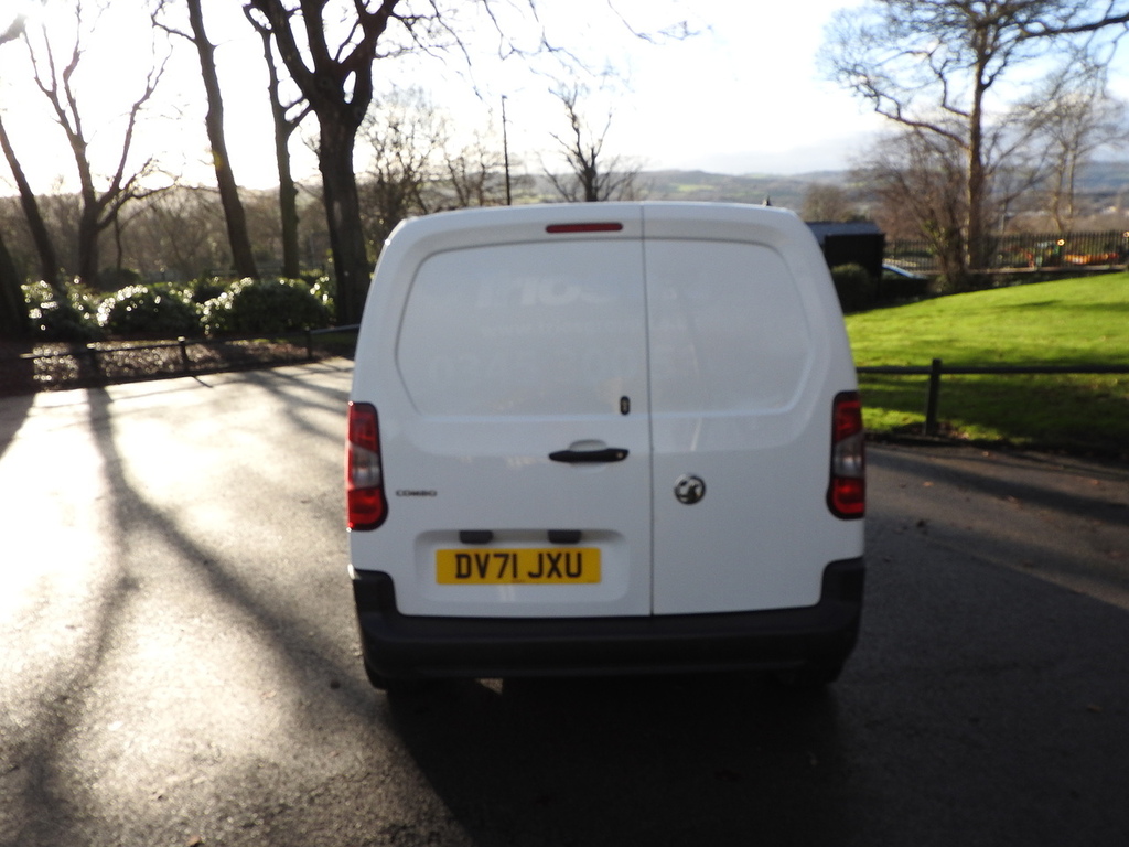 Vauxhall Combo 1.5 Turbo D 2300 Dynamic Panel Van Manu DV71JXU White #6