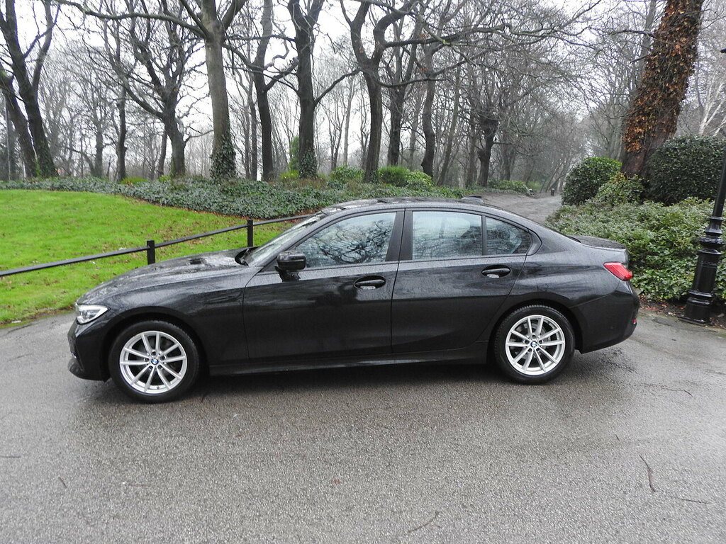BMW 3 Series 320D Se KV69ZDZ Black #4
