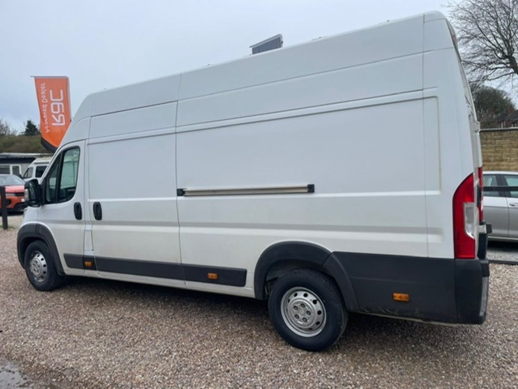 Peugeot Boxer Bluehdi 435 2.2 Bluehdi 435 Professional Panel Van BT21ZUC White #3