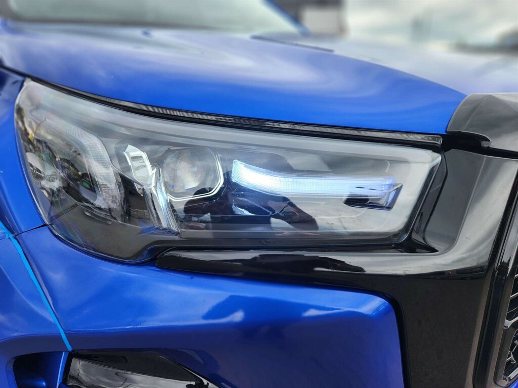 Toyota HILUX 2.4 D-4d Invincible Pickup Double Cab A PY20HXD Blue #2
