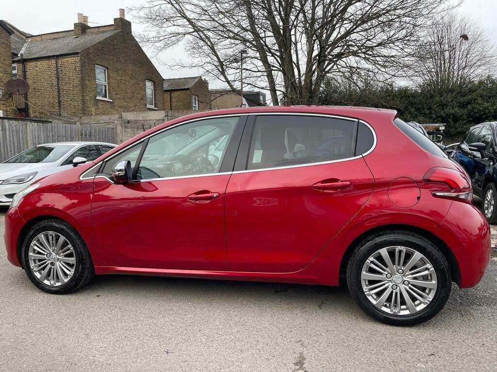 Peugeot 208 1.2 Puretech Allure Eat Euro 6 S S EG18ETD Red #4