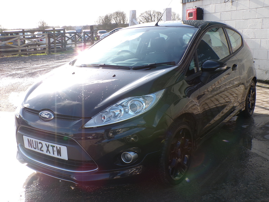 Ford Fiesta Metal Black #4