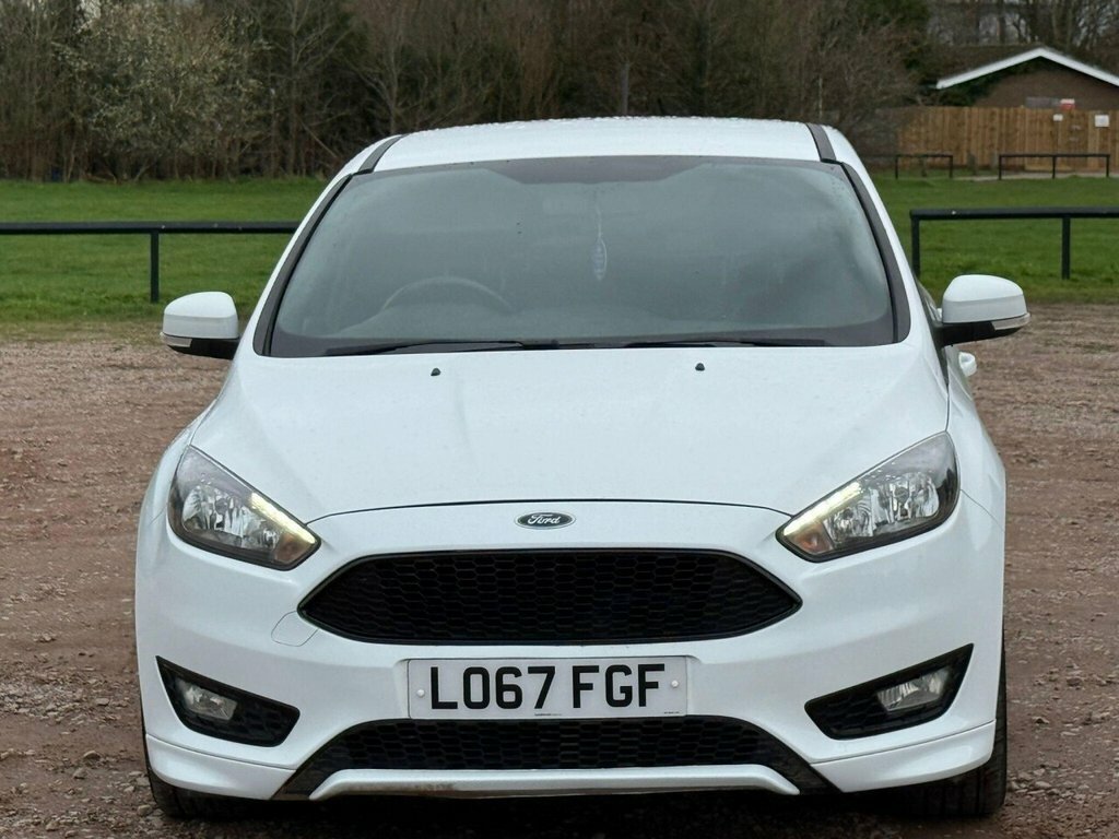 Ford Focus Hatchback LO67FGF White #2