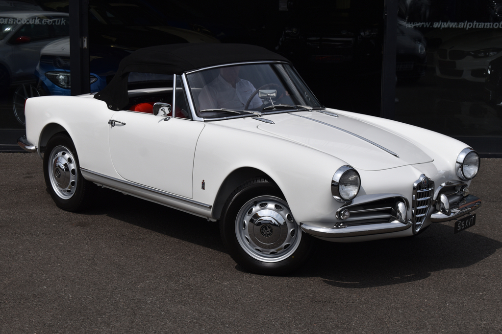 Alfa Romeo Giulietta Spider White