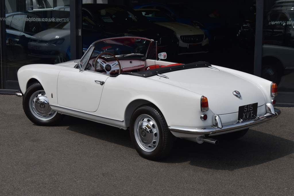 Alfa Romeo Giulietta Spider White #2