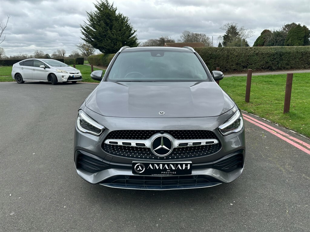 Mercedes-Benz GLA Class D 4Matic Amg Line Premium Plus VXZ5199 Grey #4