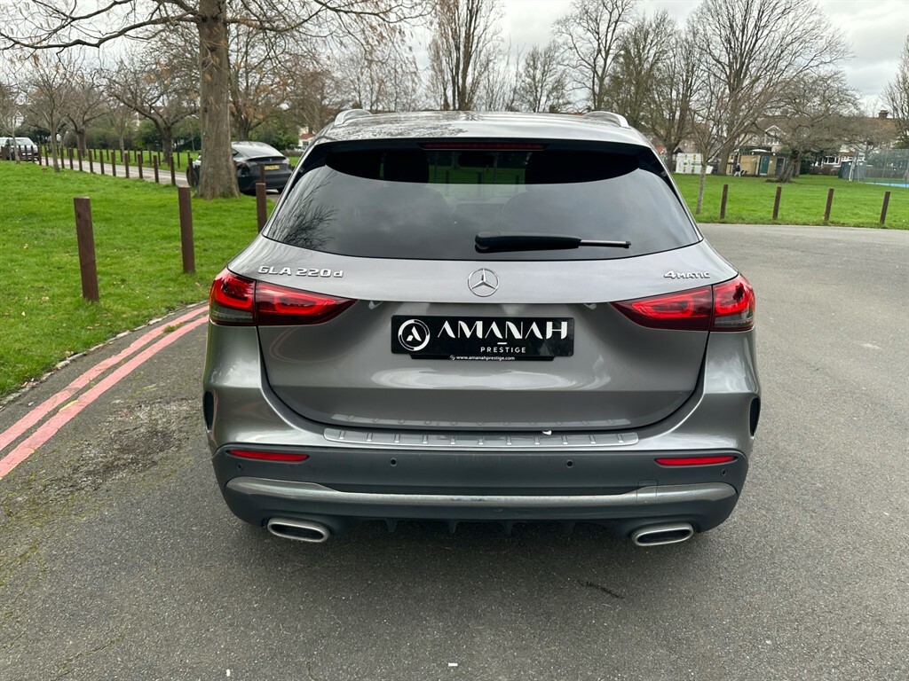 Mercedes-Benz GLA Class D 4Matic Amg Line Premium Plus VXZ5199 Grey #5