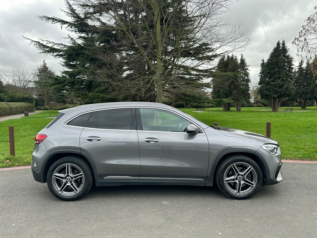 Mercedes-Benz GLA Class D 4Matic Amg Line Premium Plus VXZ5199 Grey #3