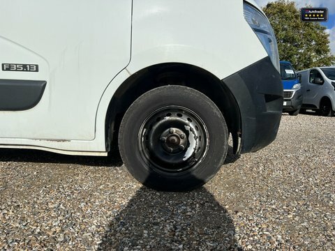 Nissan NV400  White #17