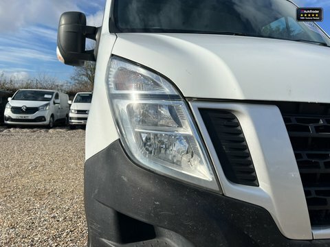 Nissan NV400  White #12