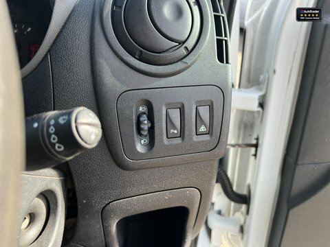 Nissan NV400  White #29