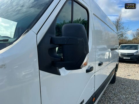 Nissan NV400  White #10