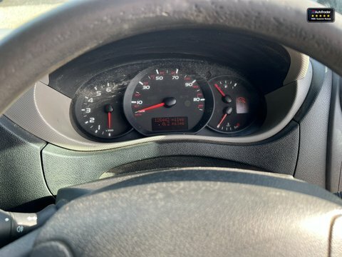 Nissan NV400  White #25