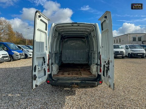 Nissan NV400  White #7