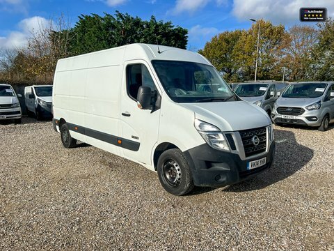 Nissan NV400  White #4