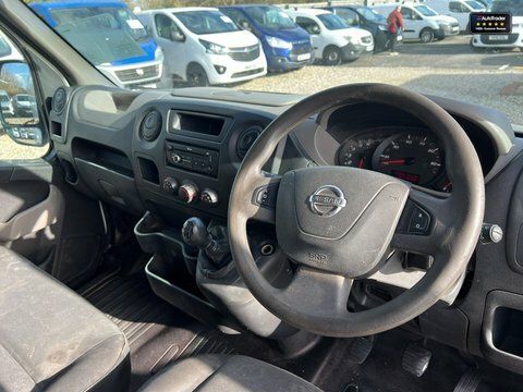 Nissan NV400  White #22