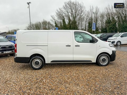 Vauxhall Vivaro Lwb L2h1 DY22EPZ White #5