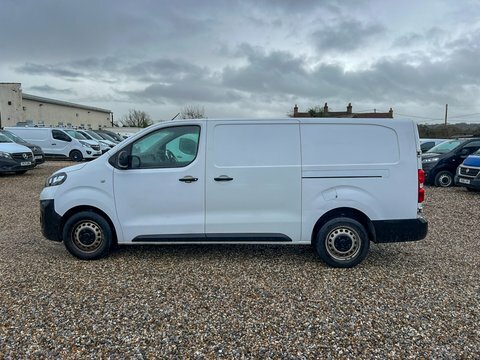 Vauxhall Vivaro Lwb L2h1 2900 VE69JWN White