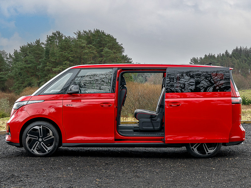 Volkswagen ID.Buzz 250Kw Gtx Pro 86Kwh 4Motion Lwb 7 Seat Red #5