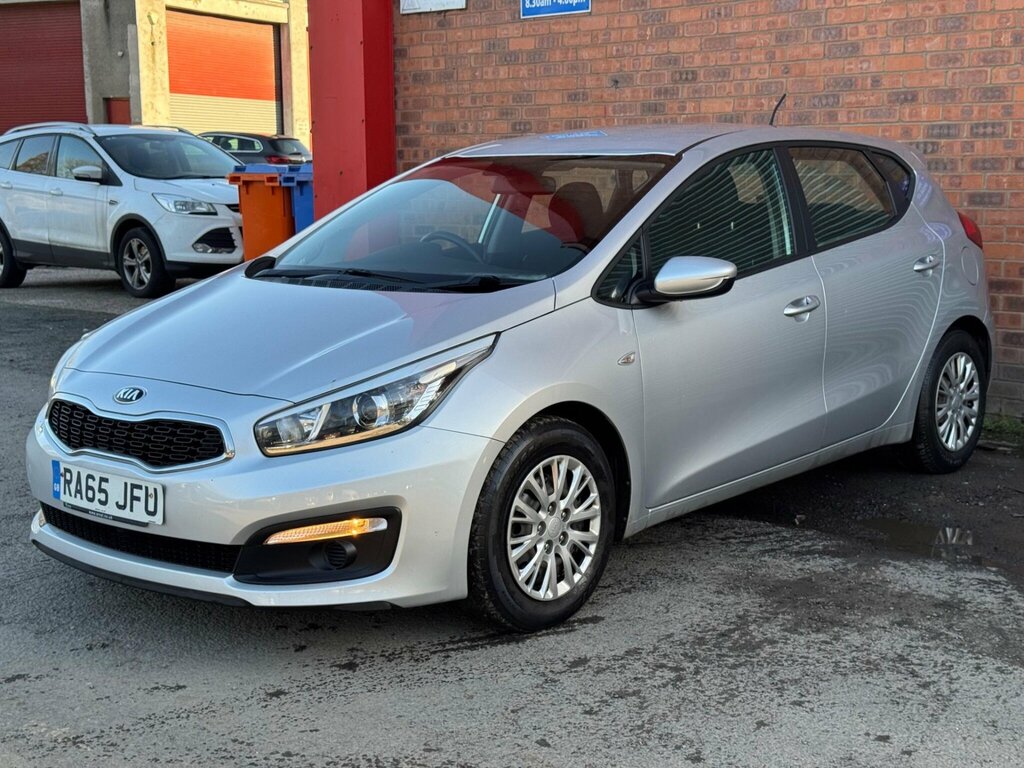 Kia Ceed 1.4 Crdi 1 Euro 6 Silver #2