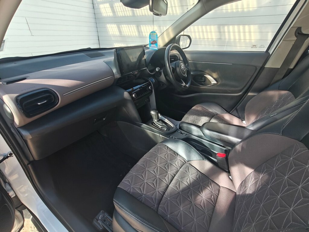 Toyota Yaris Cross 1.5L Excel PK22HDF White #4
