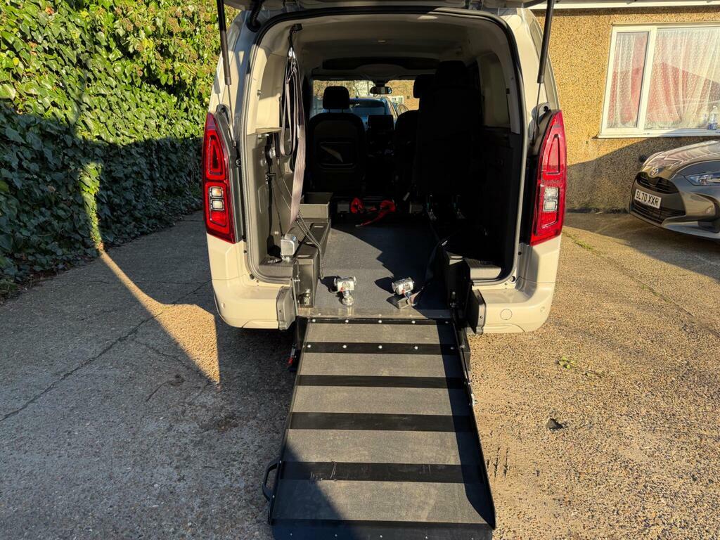 Vauxhall Combo Life Se XL S S Wav Conversion 1.2 Grey #2