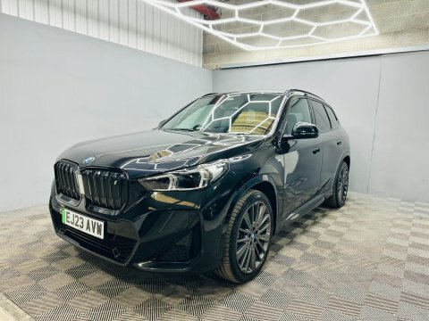 BMW iX1 30 66.5Kwh M EJ23AVW Black #4