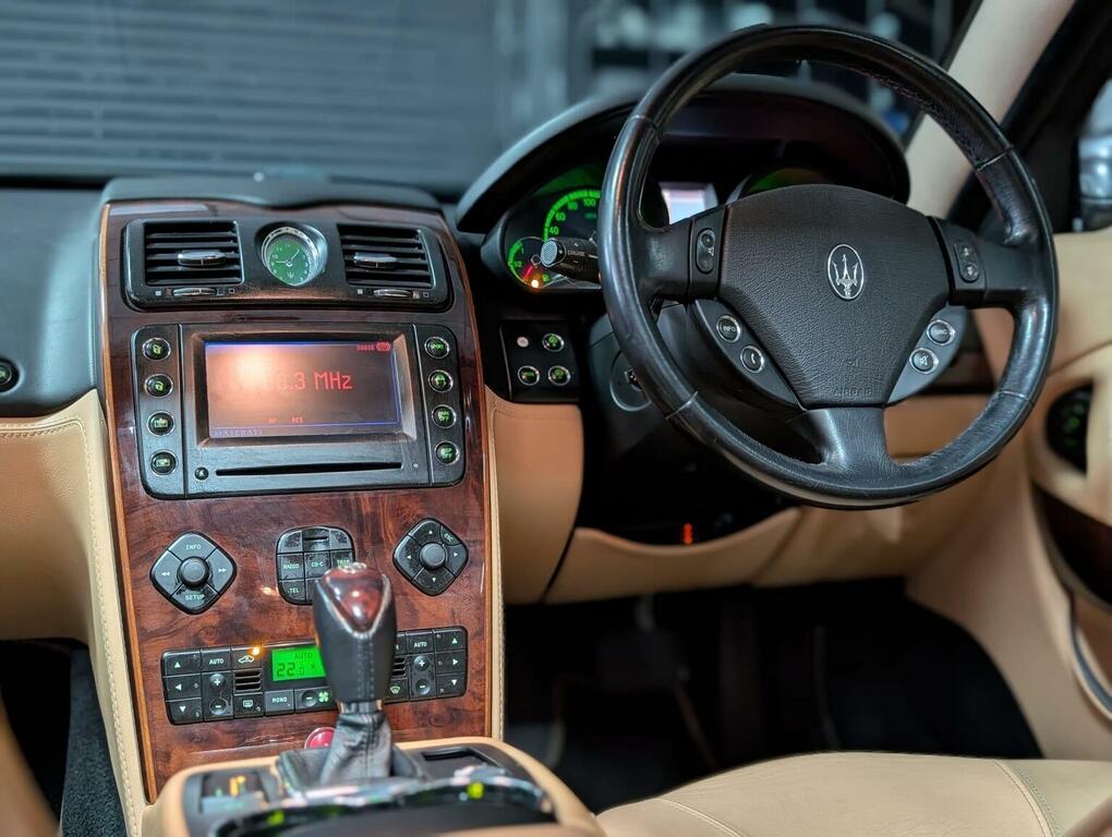 Maserati Quattroporte Automatic Black #11