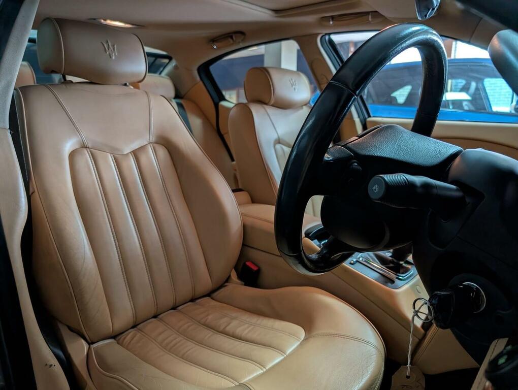 Maserati Quattroporte Automatic Black #13