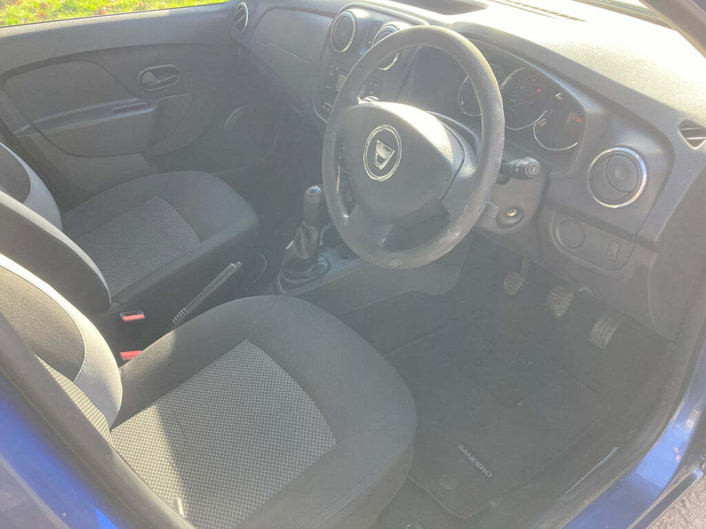Dacia Sandero 1.2 Ambiance Hatchback. CU15ORW Blue #5