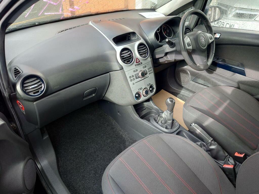 Vauxhall Corsa 1.4I 16V Sxi Black #6