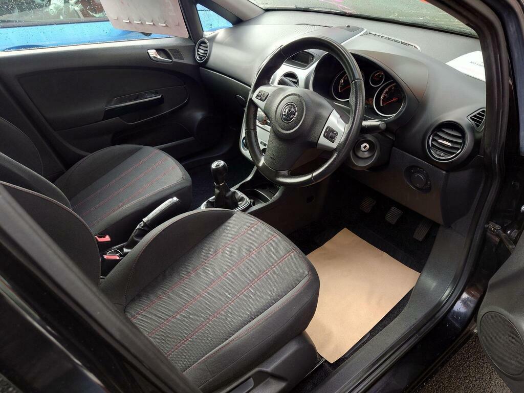 Vauxhall Corsa 1.4I 16V Sxi Black #4
