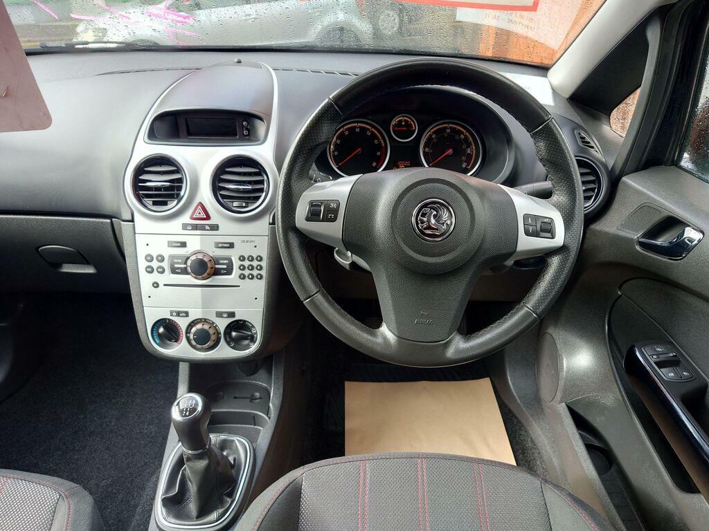 Vauxhall Corsa 1.4I 16V Sxi Black #3