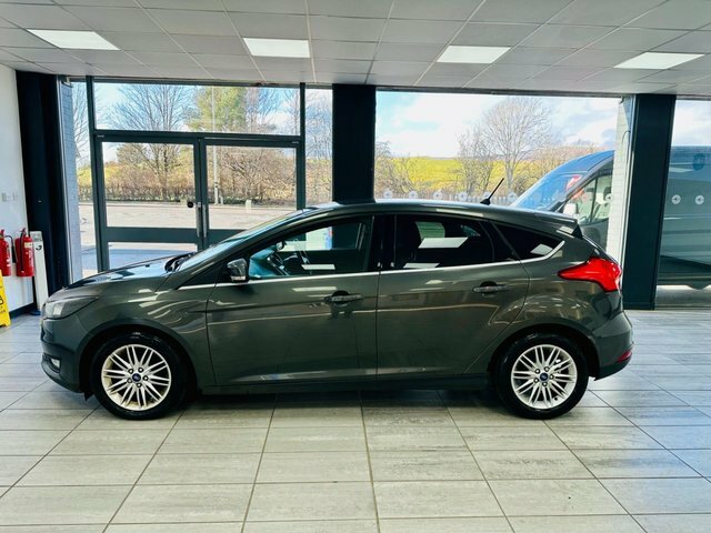 Ford Focus 1.5 Tdci Zetec Edition Hatchback ML17VFH Grey #3